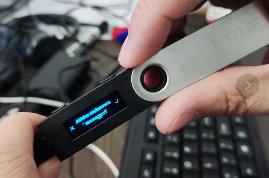 A picture containing person, holding, hand, indoor
Description automatically generated